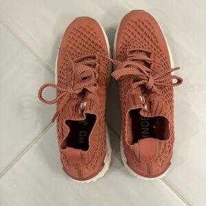 No Bull Knit Running Shoes in Rust/Terracotta - Sz 6.5/8